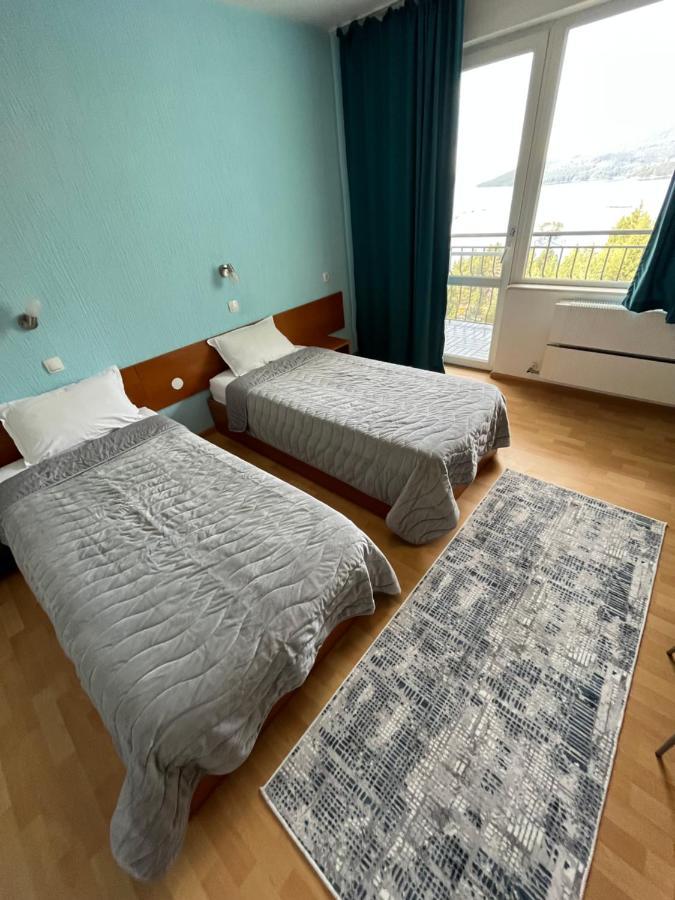 Хотел Панорама Доспат Esterno foto